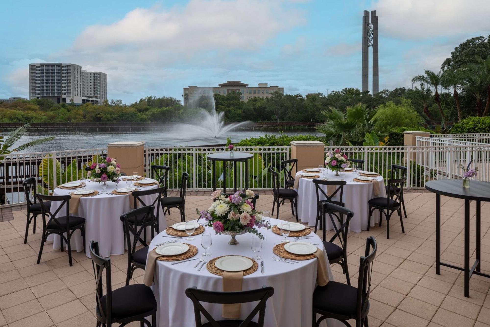 מלון Hilton St. Petersburg Carillon Park מראה חיצוני תמונה